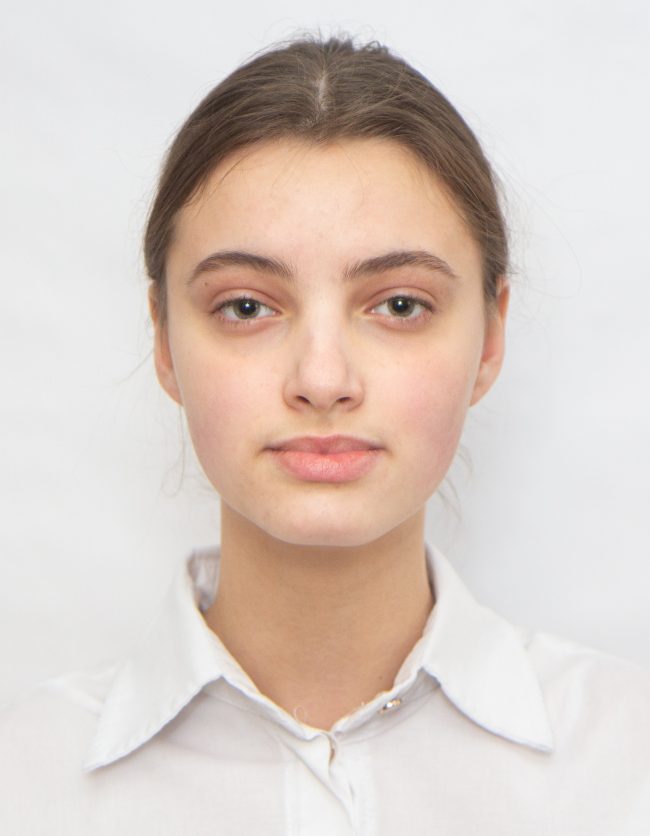 Шестаковська Яна